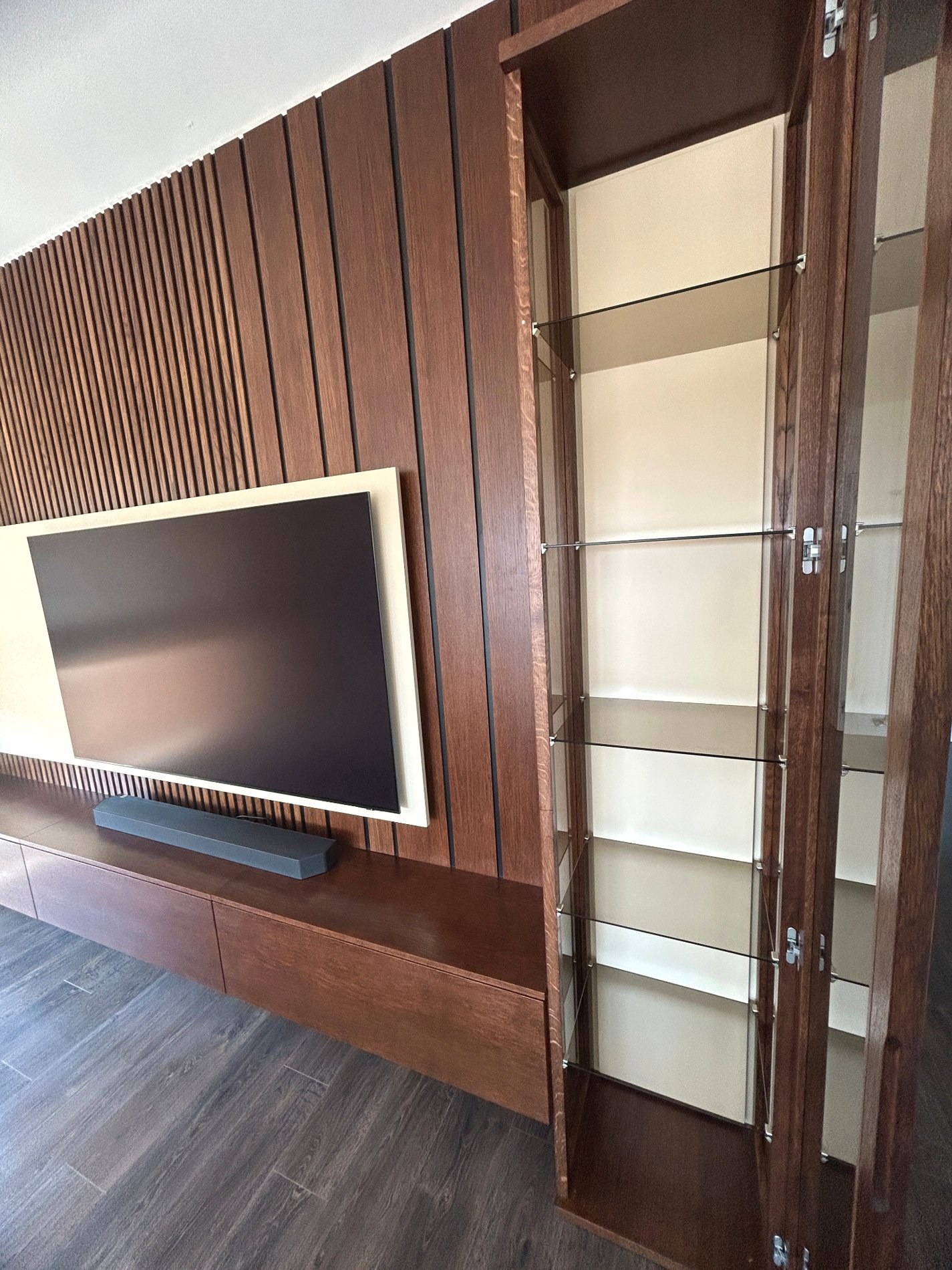 Vetrina in rovere